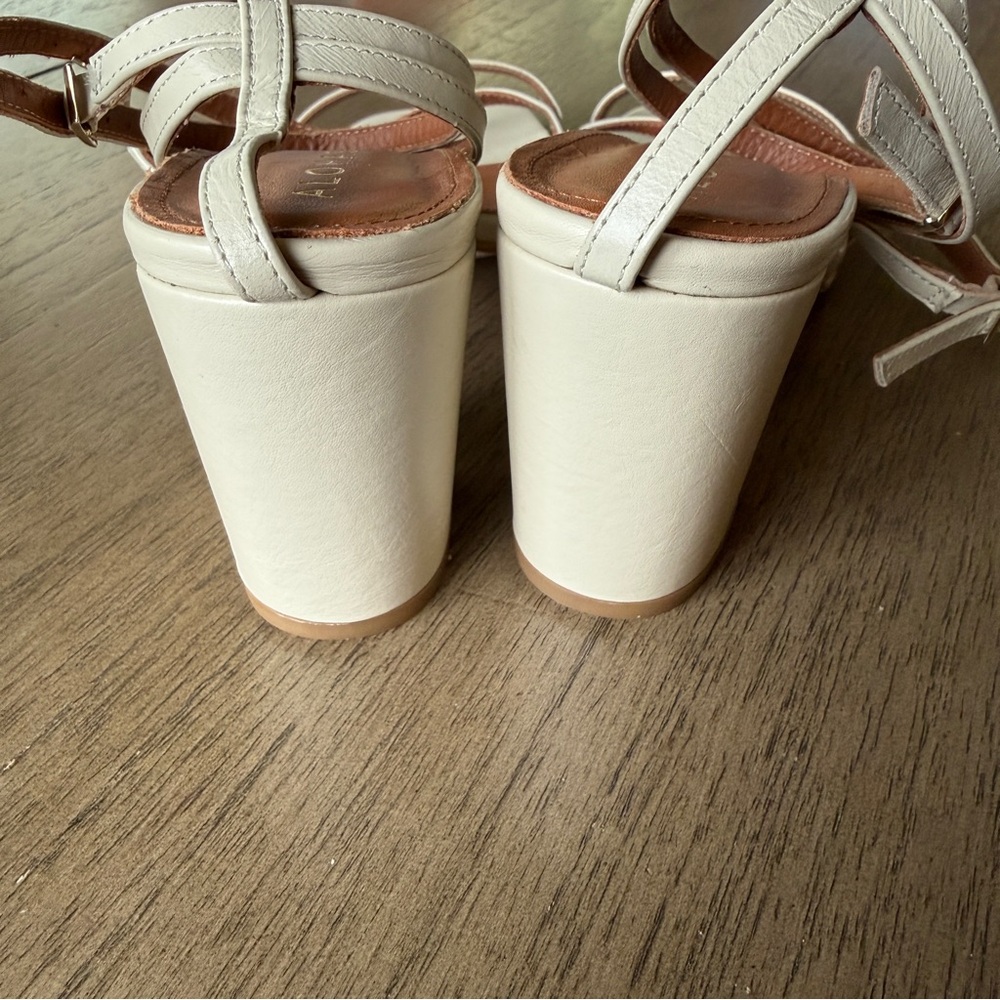 Alohas Manhattan Sandal in Cream EU 40, US 9 New without box - Picture 7 of 10